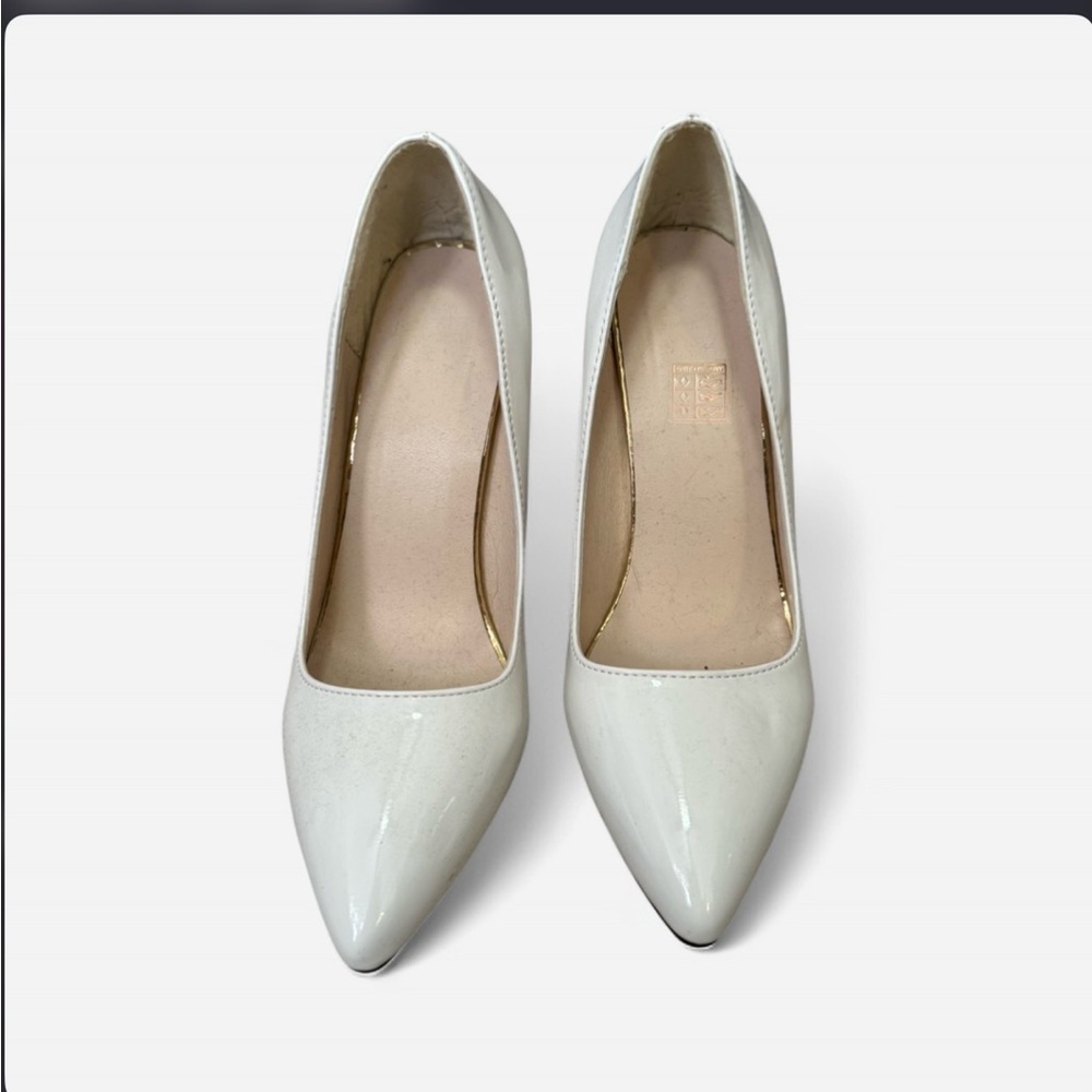 White Pumps
